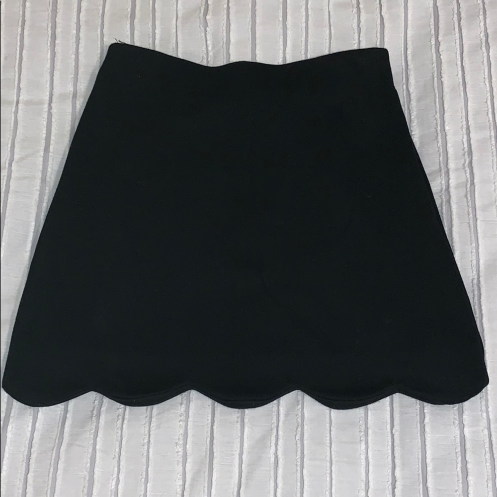 Scalloped Topshop Pencil Skirt 💋